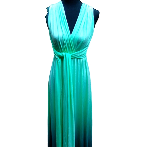 Dress - Picture 1 of 5